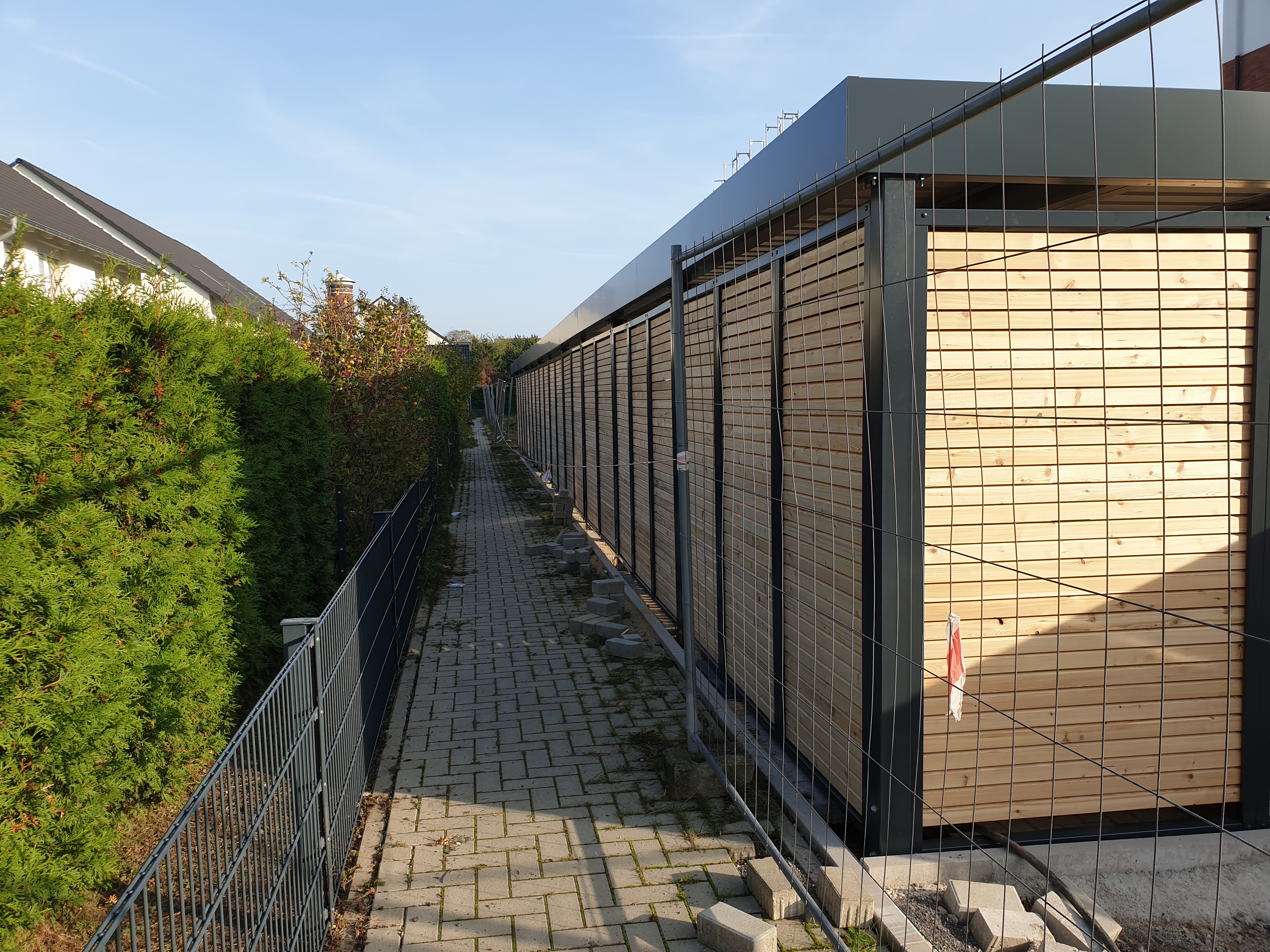 Reihencarports im Bereich von Mehrfamilienh&auml;usern... immer beliebter